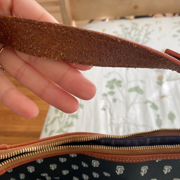 Dooney & Bourke Giants edition purse - Picture 15 of 16